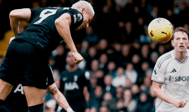 英超最新积分榜！阿森纳多赛5分领跑，曼联重返前3，热刺10轮不胜