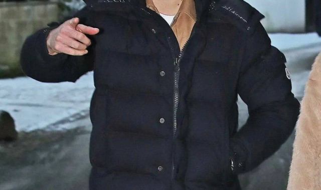 阿莫林下课却笑容满面！曝休假半年，曼联仍付工资执教新球队需解约金