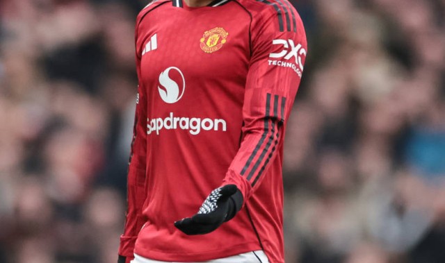 B费：好的传中需要有人去实现终结，舍什科的进球非常精彩