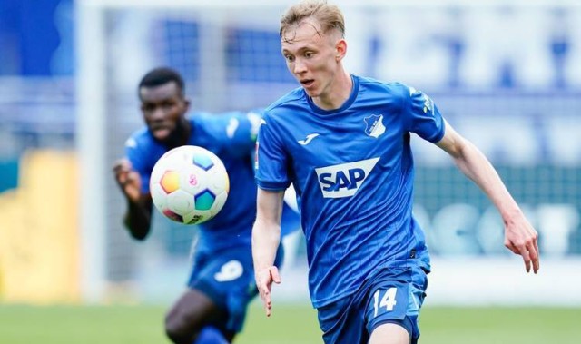 德甲榜首级对决！勒沃库森主场迎战霍芬海姆，争冠热门能否巩固领跑优势？