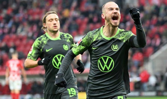 德甲争冠焦点战！多特蒙德主场迎战沃夫斯堡，黄黑军团能否巩固争冠席位？