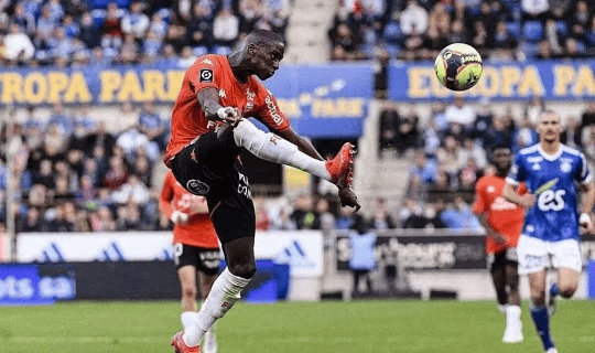 洛里昂VS朗斯：状态大起底，谁能笑傲法甲赛场？