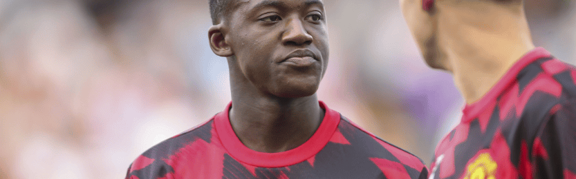 索要10倍薪资未果！曼联20岁中场新星不满，两日内决定自己的未来