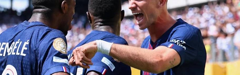 巴黎冲击七冠王伟业，顶级荣誉巴萨拜仁未能企及，切尔西成拦路虎