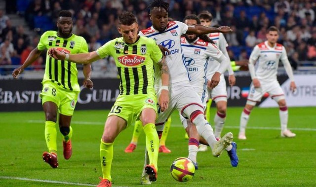 法甲欧战卡位生死斗！里昂主场硬撼斯特拉斯，谁能抢占上游主动权？