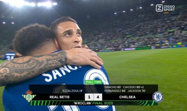 曝贝蒂斯欲先买下半个安东尼！曼联拒绝再次出租，至少要卖3250万