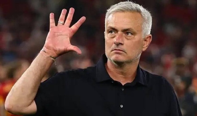 波尔图7连胜领跑，穆帅争冠路艰难