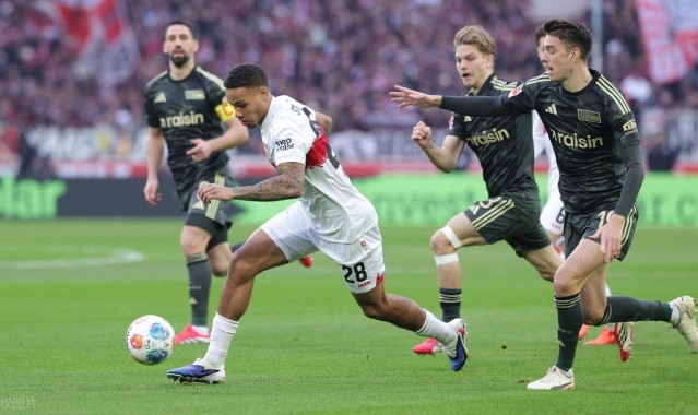 随着弗赖堡2-2，斯图加特1-1，德甲最新积分出炉