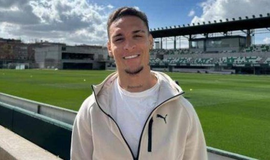 狂降6000万欧，曼联铁心甩包袱，碰西甲穷人只肯2000万欧