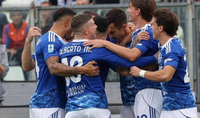 7场8球爆发，阿根廷新星，能否接班梅西？
        
    7场8球爆发，阿根廷新星，能否接班梅西？