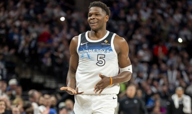 爱德华兹爆砍41分 麦丹20+12森林狼胜爵士豪取8连胜