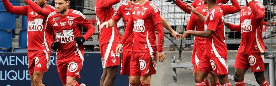 法甲保级欧战对冲战！布雷斯特主场死磕里昂，谁能抢占关键 3 分？