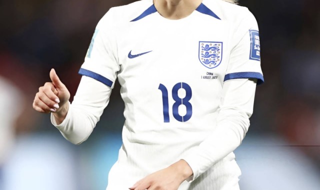 英格兰甜妹凯莉：拥有张柏芝面容和卡洛斯大腿，点球时速超伊萨克