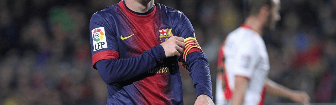 梅西被球员公认为欧冠之王，历史最强表现征服同行