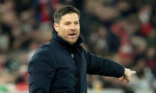 94分钟绝杀！拜仁争冠劲敌连入3球，4-3逆转德甲5冠王，差拜仁6分