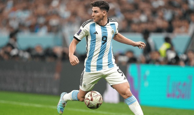 巴萨皇马巨星合体围剿阿根廷新王梅西接班人能否扛住西甲双雄？