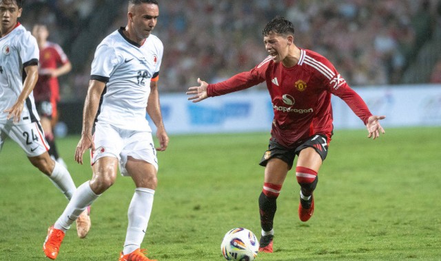 逆转取胜！奥比-马丁替补双响 曼联3-1中国香港队