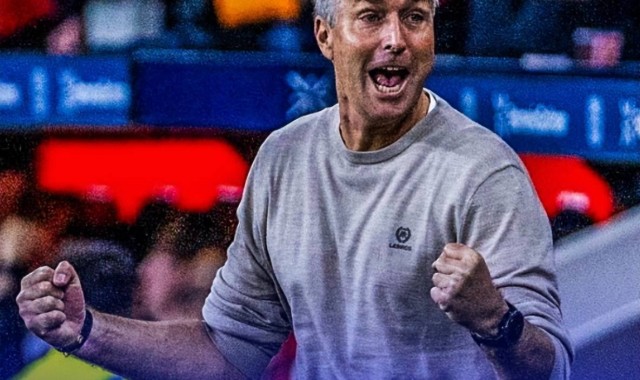 尴尬！滕哈赫执教勒沃库森1平1负下课，尤尔曼德3胜1平，或回荷甲