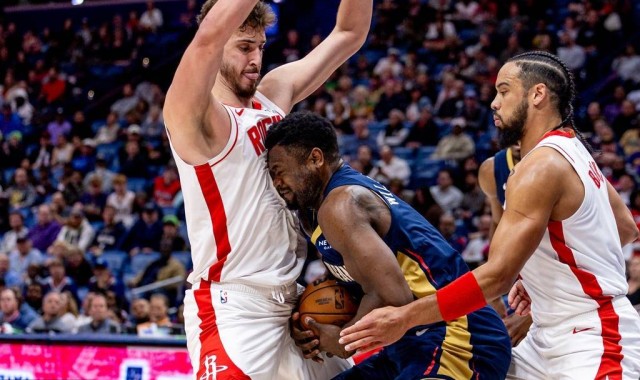 申京22+6锡安两双 汤普森21+11火箭轻取鹈鹕