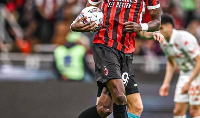 人菜脾气大，穆萨提前退场！普利西奇意甲第1人，AC米兰2-2紫百合